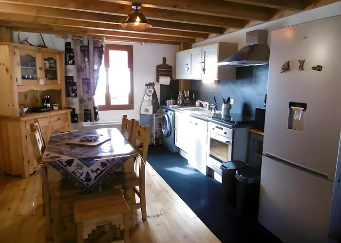 Logis Des Cerfs Apartment Puyvalador